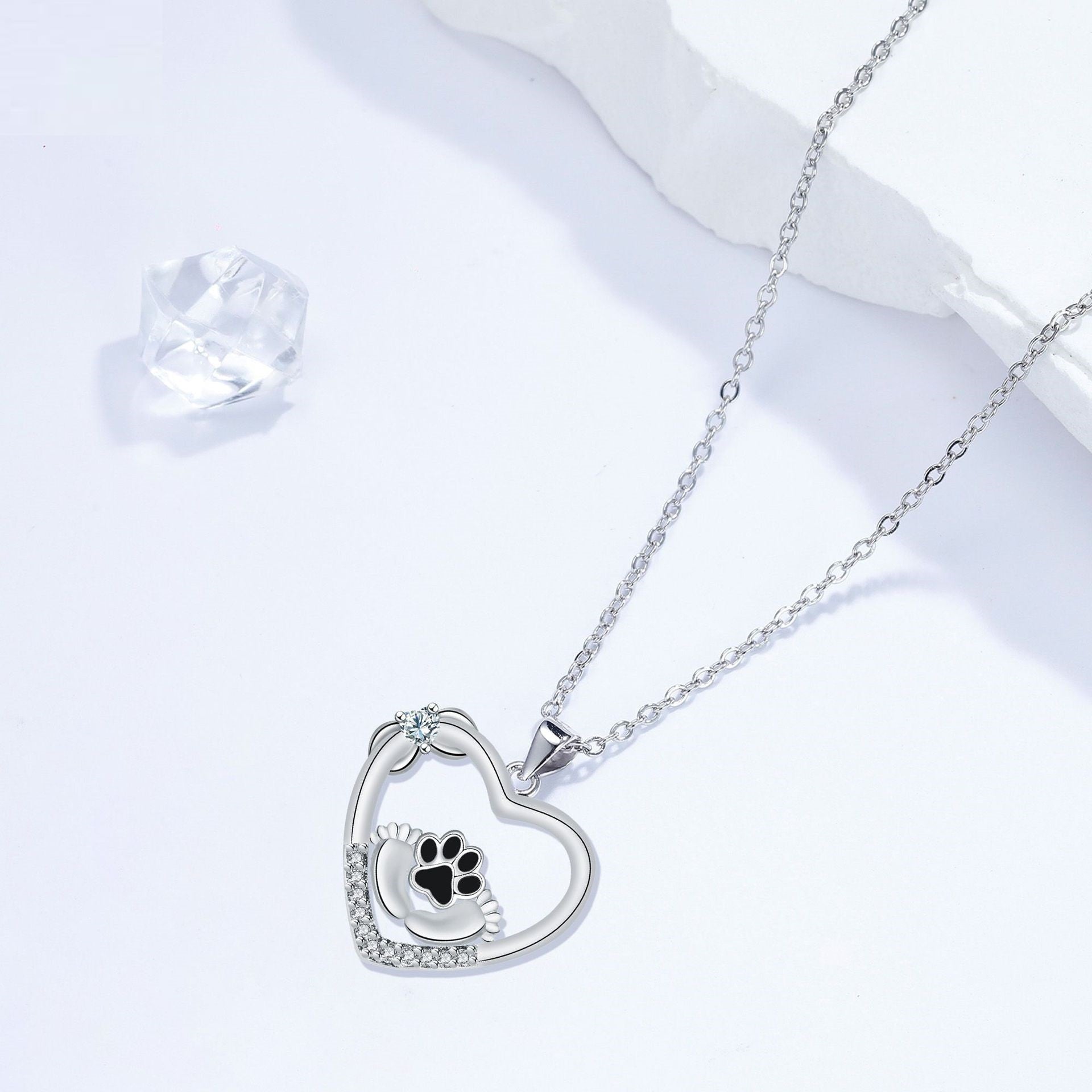 Armbånd med cubic zirconia - trofaste følgesvenner