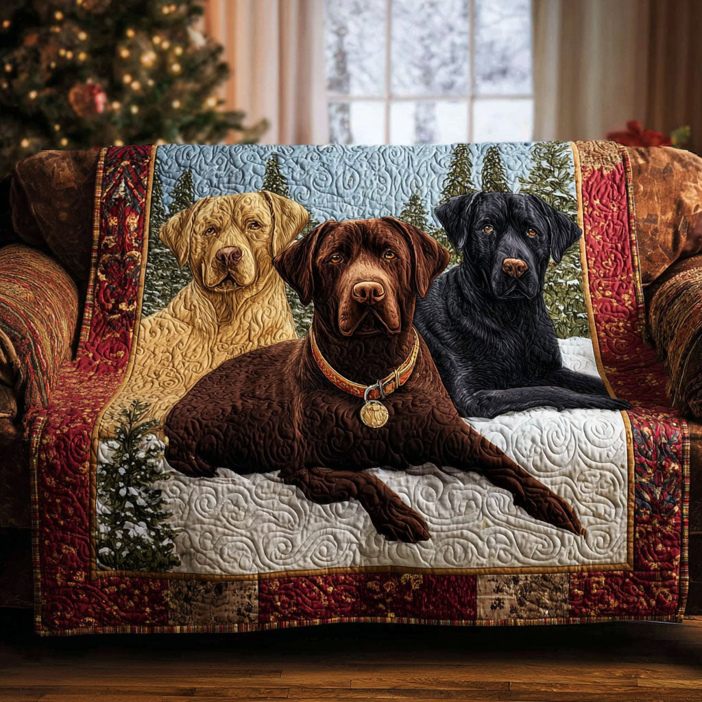 Stina – Quiltet sofatrekk med labrador