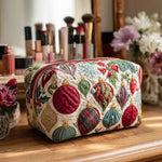 Quiltet toalettveske – glade detaljer