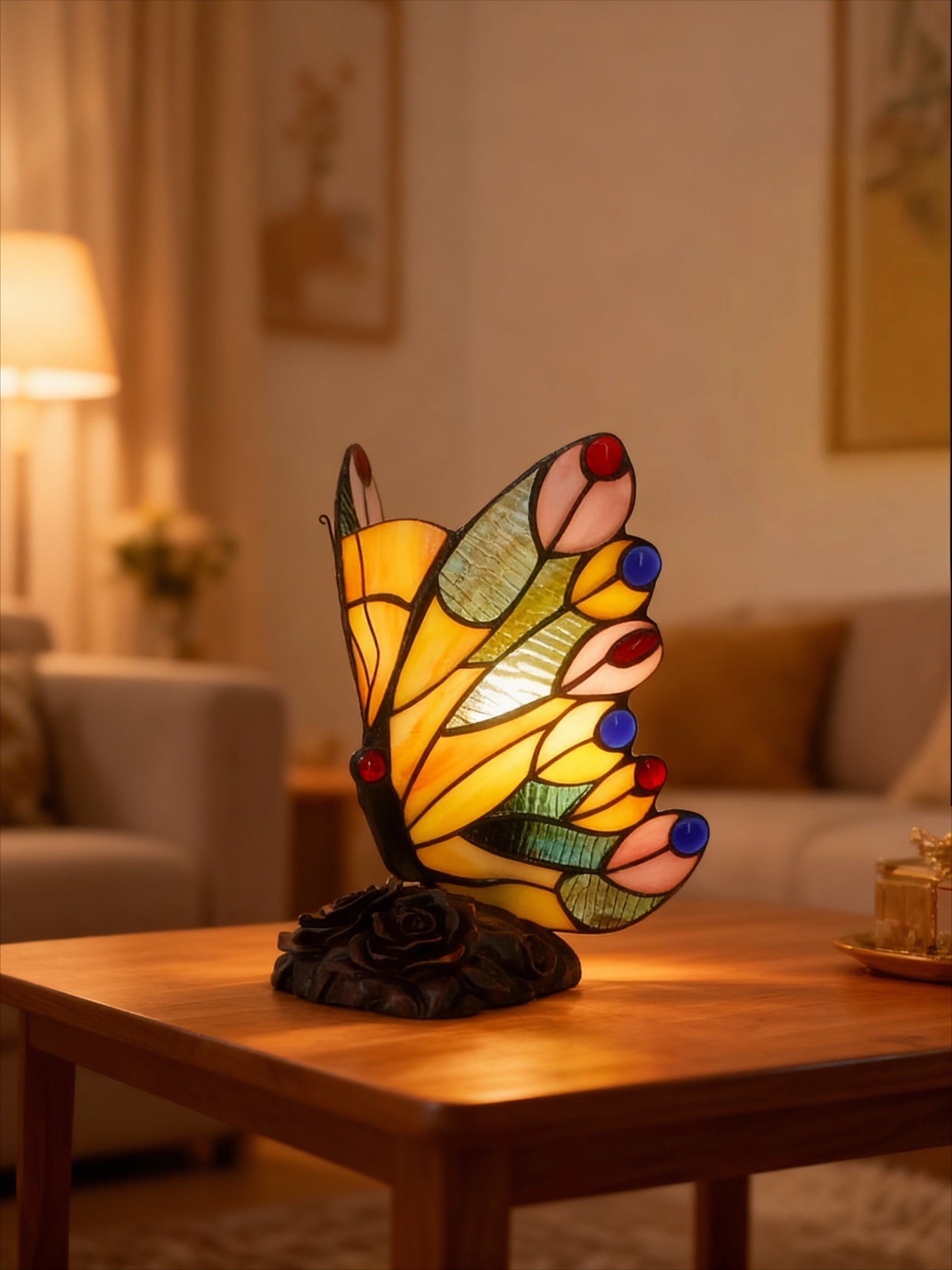 SOLVINGE | Gul glassmosaikklampe med vinger